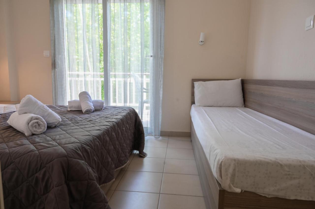 Priona Rooms ปาราเลีย สโกทินิส ภายนอก รูปภาพ