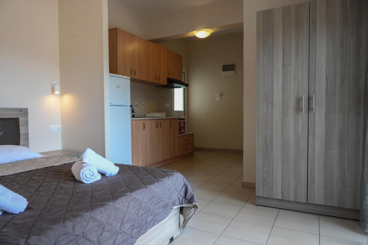 Priona Rooms ปาราเลีย สโกทินิส ภายนอก รูปภาพ
