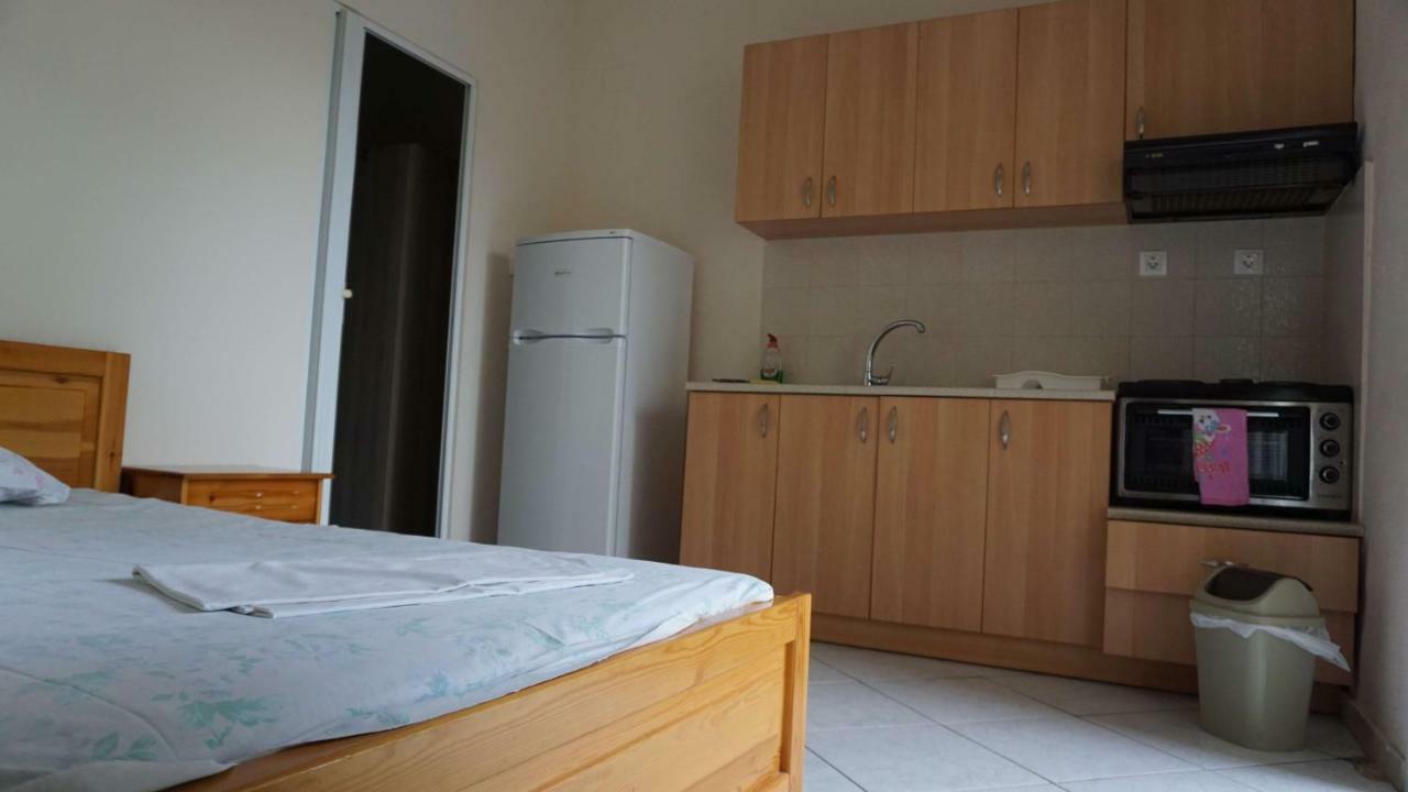 Priona Rooms ปาราเลีย สโกทินิส ภายนอก รูปภาพ