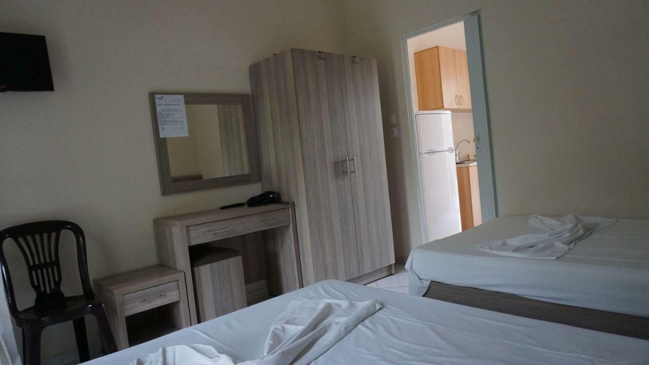 Priona Rooms ปาราเลีย สโกทินิส ภายนอก รูปภาพ